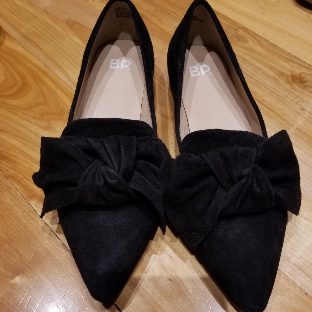 BP Pointed suede loafer with bow Sz 6